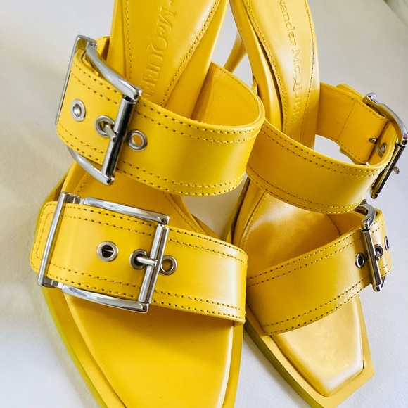 Alexander McQueen Leather Slides in Pop Yellow
Silver Buckle Heel Sandals 7 - Picture 9 of 12